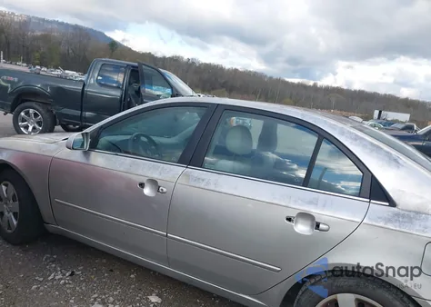 2008 Hyundai Sonata Gls from USA, damaged, VIN 5NPET46C78H372245